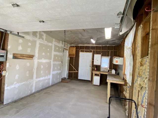below grade area featuring a garage