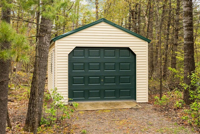 1350 Pine Point Dr, Lewiston, MI 49756 - detached garage with driveway