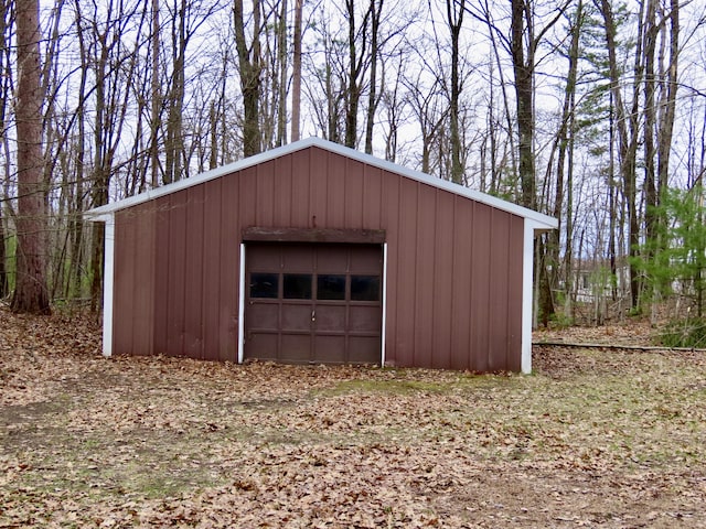 view of detached garage