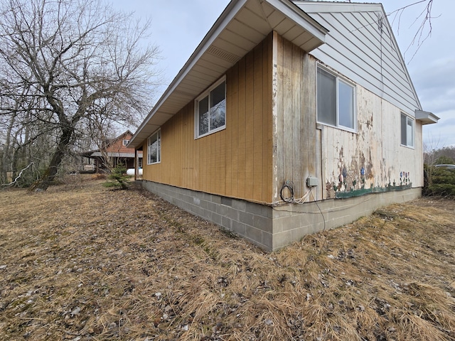view of home's exterior