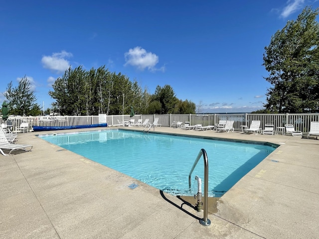 196 Boat Club Dr, Cheboygan, MI 49721
