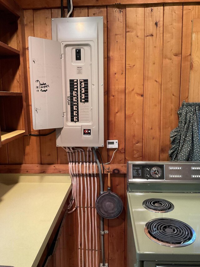 8842 Jackson Hole Trl, Grayling, MI 49738 - utilities featuring electric panel
