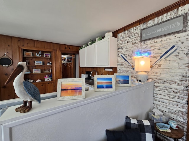 204 Broadway Rd, Houghton Lake, MI 48629 - reception featuring wood walls