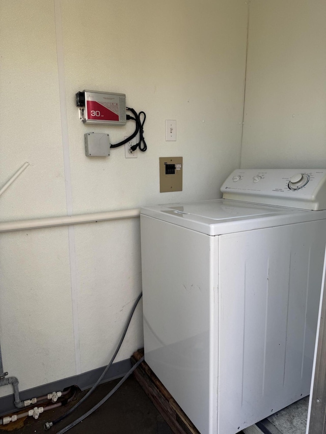 laundry room featuring washer / dryer