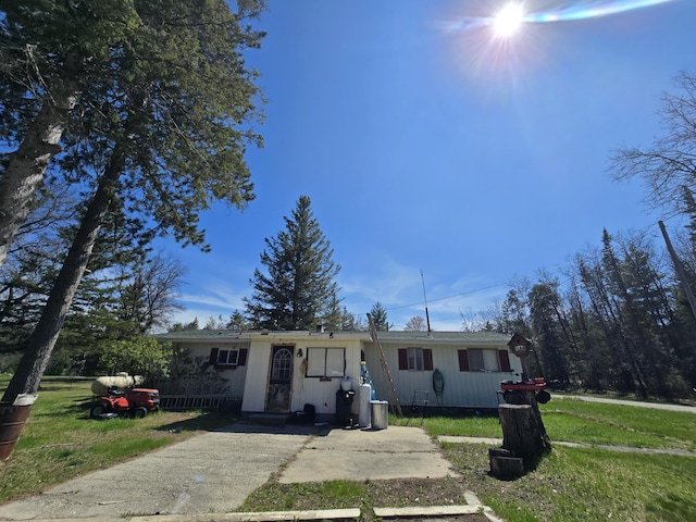 3625 Mckinley Rd, Mio, MI 48647 - single story home with a front yard