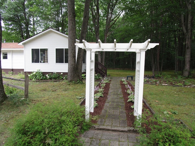 541 Ranch Rd, Indian River, MI 49749 - view of green lawn