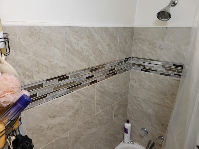 420 W Miller St, Alpena, MI 49707 - full bath with bathtub / shower combination