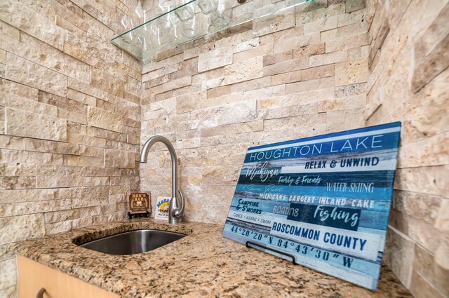 118 Harbor Ct, Houghton Lake, MI 48629 - detailed view of a sink