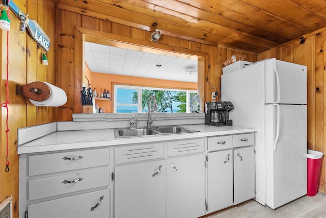 12243 E Houghton Lake Dr, Houghton Lake, MI 48629