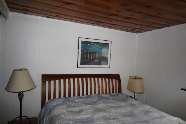 110 Mulberry Ln, Roscommon, MI 48653 - view of bedroom