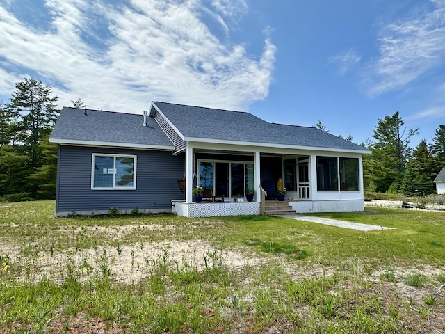 3290 Edgewater Dr, Cheboygan, MI 49721 - photo 1
