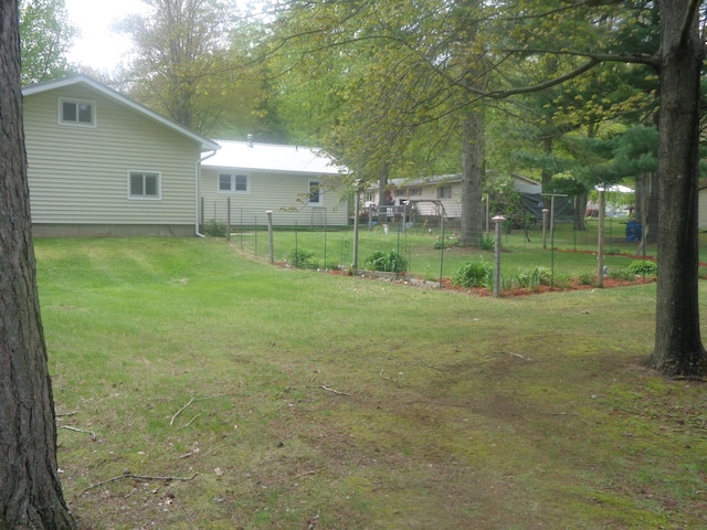 410 Terrace Dr, Houghton Lake, MI 48629 - view of yard