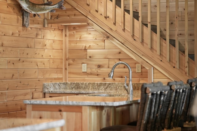 6801 Driftwood Cv, Saint Helen, MI 48656 - bar featuring wooden walls