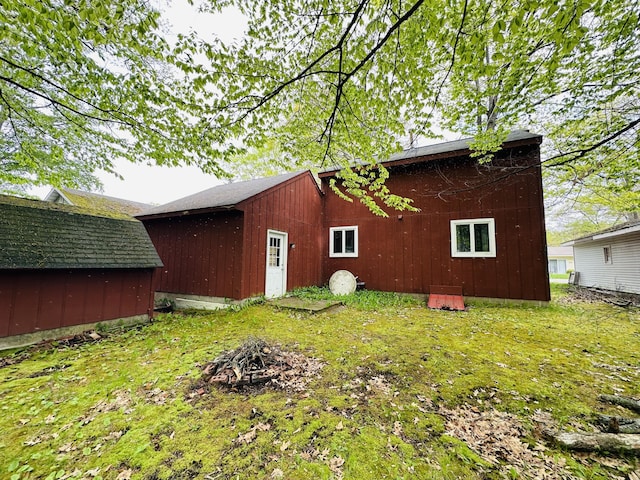 205 Beechwood Ave, Houghton Lake, MI 48629 - view of back of house