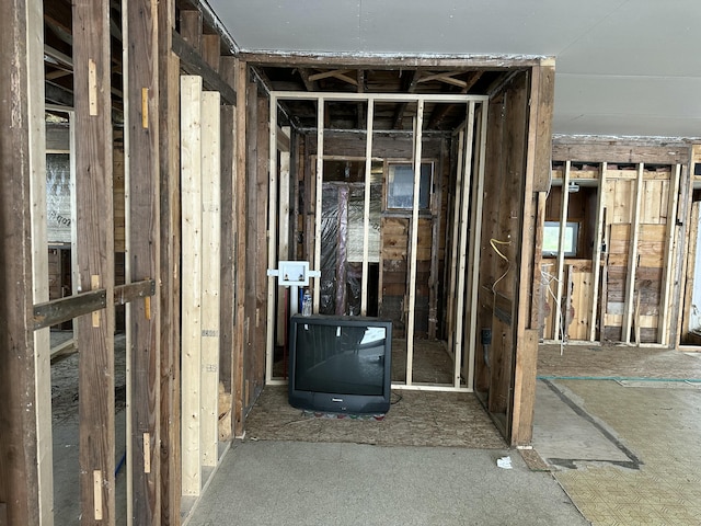 2883 M-18, Roscommon, MI 48653 - view of miscellaneous room