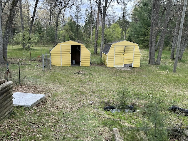 2883 M-18, Roscommon, MI 48653 - view of yard