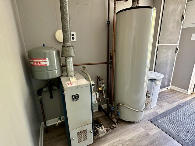 9452 M33, Cheboygan, MI 49721 - utilities featuring gas water heater