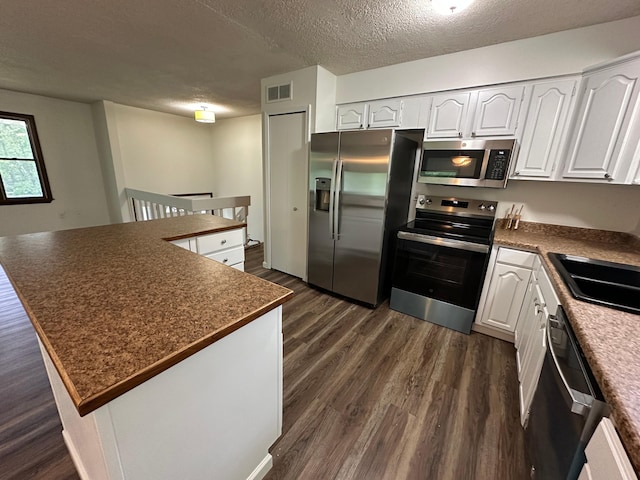 720 Crestwood Dr, Gaylord, MI 49735 - photo 9