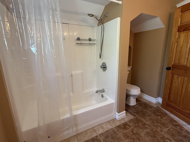 13551 US-23, Cheboygan, MI 49721 - bathroom with shower / tub combo and toilet