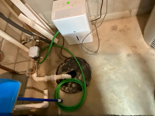 2476 W Branch Dr, West Branch, MI 48661 - view of utilities