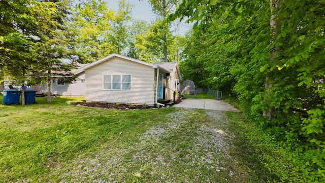 8584 E Houghton Lake Dr, Houghton Lake, MI 48629 - photo 2