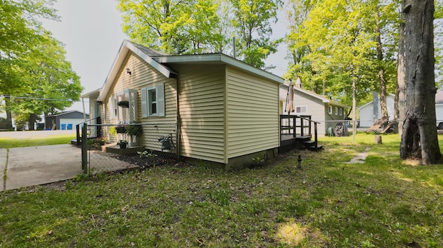 8584 E Houghton Lake Dr, Houghton Lake, MI 48629 - photo 3
