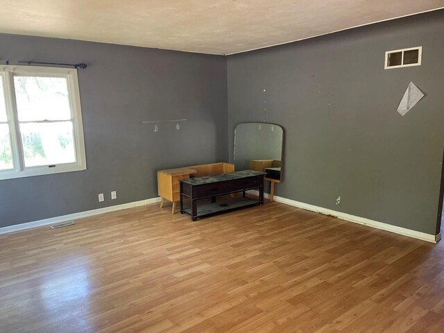 121 Cypress Dr, Prudenville, MI 48651 - photo 3