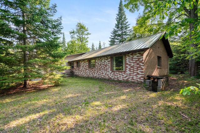 9150 W M-68, Indian River, MI 49749 - view of yard