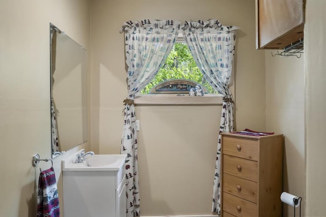 3221 Krause Rd, Petoskey, MI 49770 - bathroom featuring vanity
