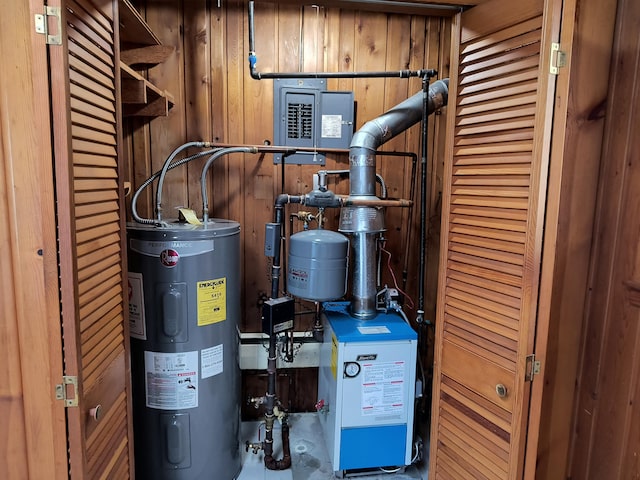 206 N Sixth St, Roscommon, MI 48653 - utilities featuring electric water heater