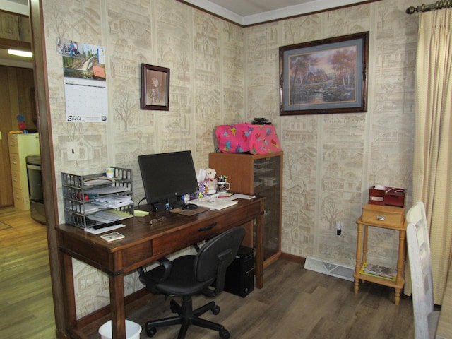 110 Chippewa Trl, Prudenville, MI 48651 - office space with wood finished floors and wallpapered walls
