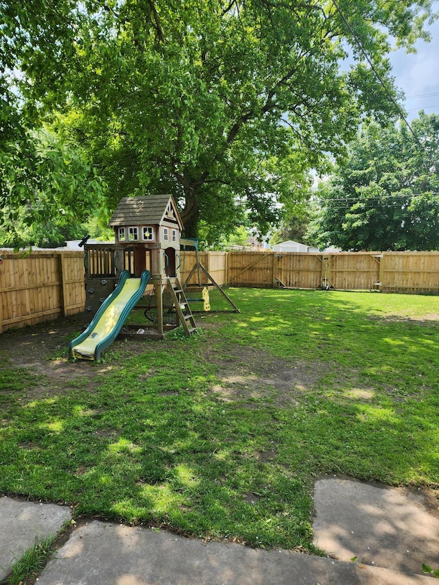 119 W Hueber St, Alpena, MI 49707 - photo 5