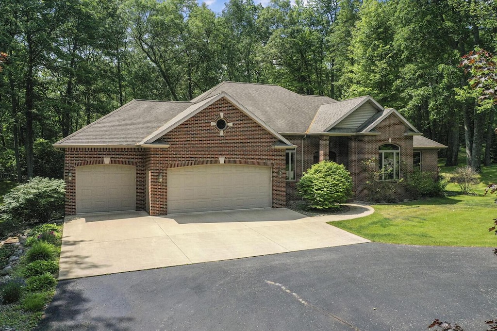 142 Frisco Dr, Houghton Lake, MI 48629 - photo 1