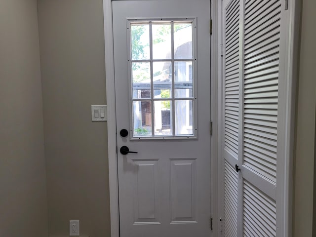 1251 Kingston Ave, Flint, MI 48507 - view of doorway to outside