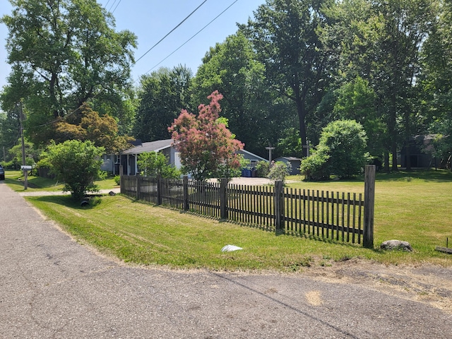 1251 Kingston Ave, Flint, MI 48507 - view of asphalt street