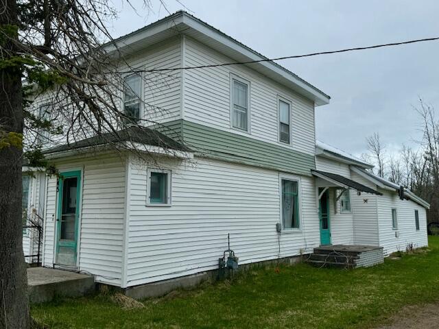 545 Duncan Ave, Cheboygan, MI 49721 - photo 4