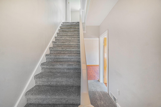 1014 Court St, Cheboygan, MI 49721 - view of stairs