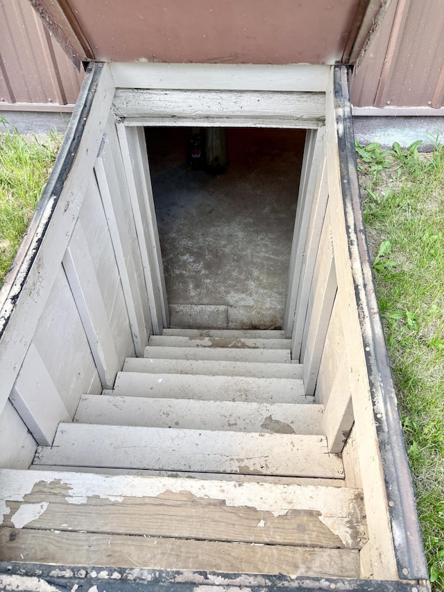 7770 Klein Rd, Hillman, MI 49746 - view of stairway