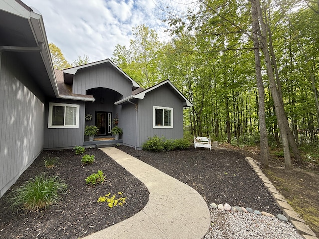 108 Bourbon St, Roscommon, MI 48653 - entrance to property