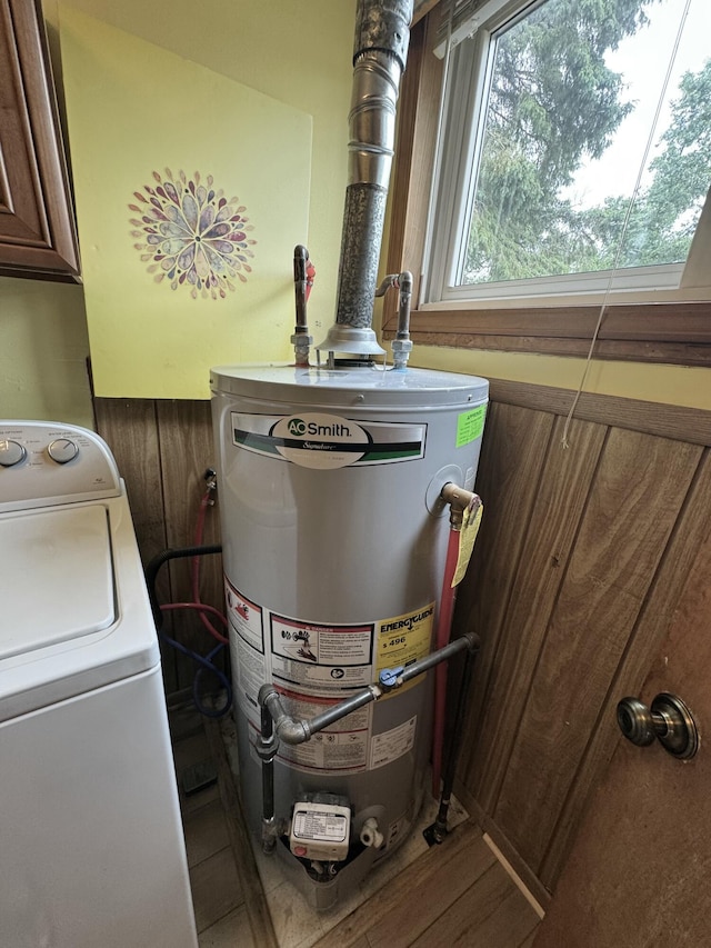 2833 S Horseshoe Trl, Grayling, MI 49738 - utility room featuring washer / dryer and water heater