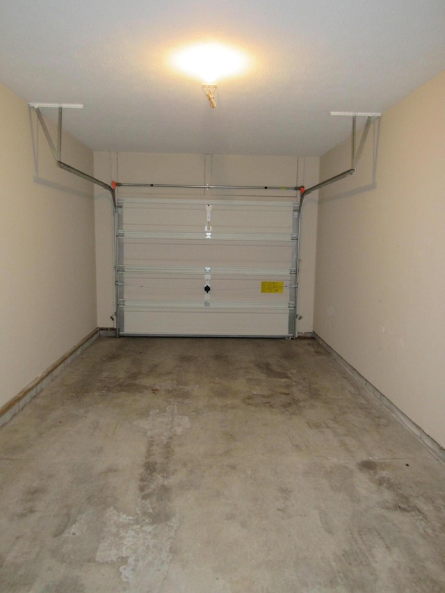 201 White Deer Trl, Prudenville, MI 48651 - view of garage