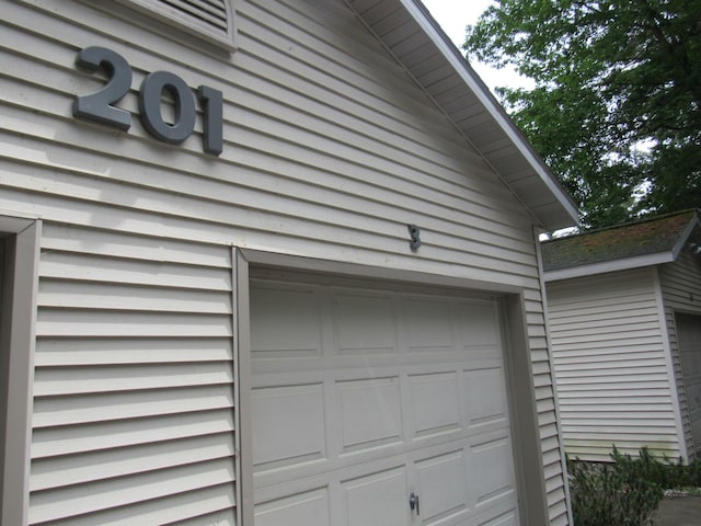 201 White Deer Trl, Prudenville, MI 48651 - view of garage