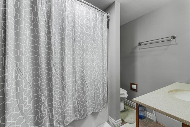 1655 Arrowhead Trl, West Branch, MI 48661 - full bath featuring vanity and a shower with curtain
