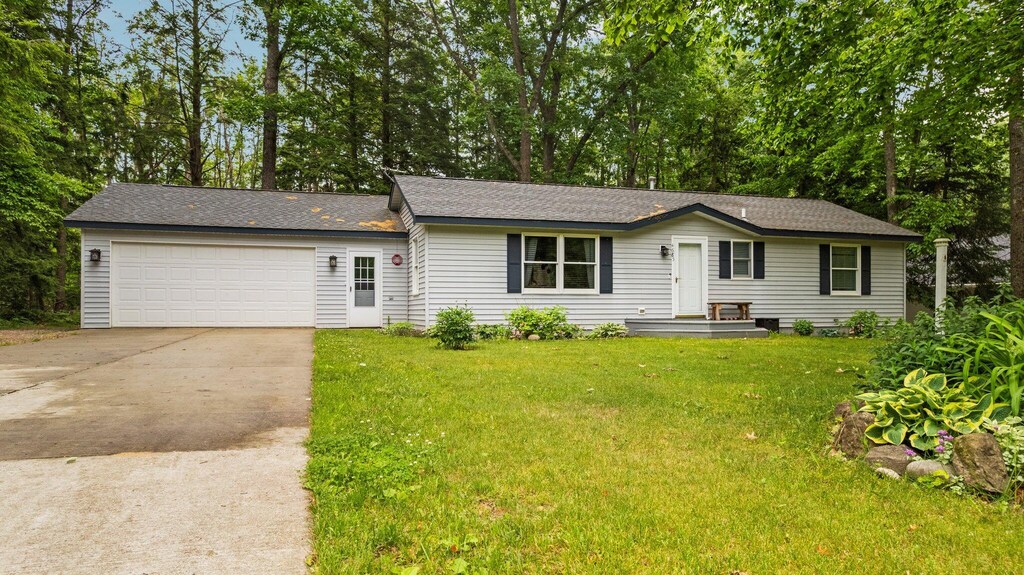 4685 Wah Wah Soo Dr, Gaylord, MI 49735 - photo 1