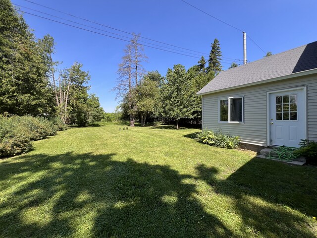 352 Young St, Cheboygan, MI 49721 - photo 3