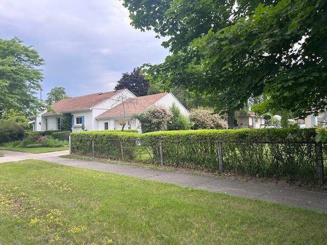 108 Potter St, Alpena, MI 49707 - view of side of property
