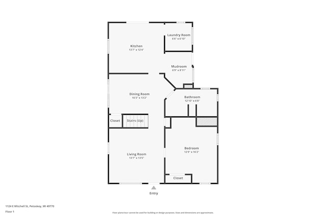 1124 E Mitchell St, Petoskey, MI 49770