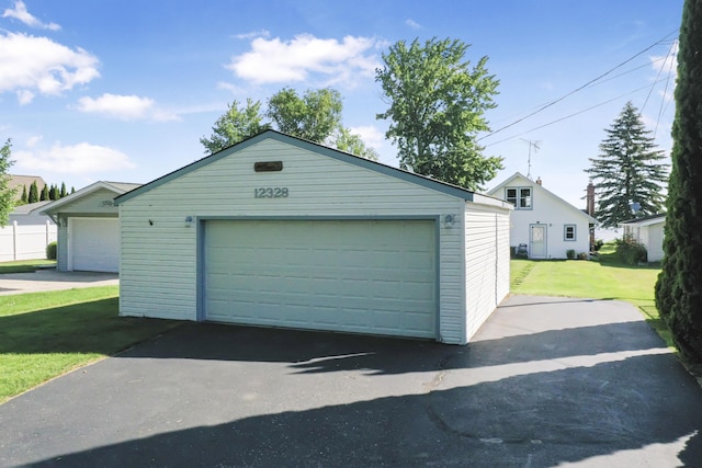 12328 W Shore Dr, Houghton Lake, MI 48629 - view of detached garage