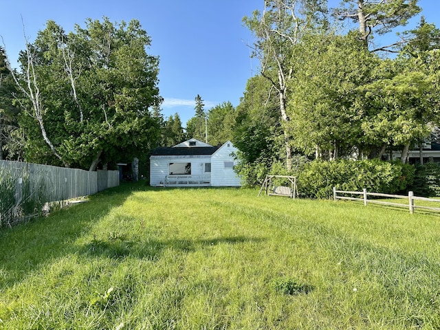 914 Lakeside Dr, Mackinaw City, MI 49701 - photo 4