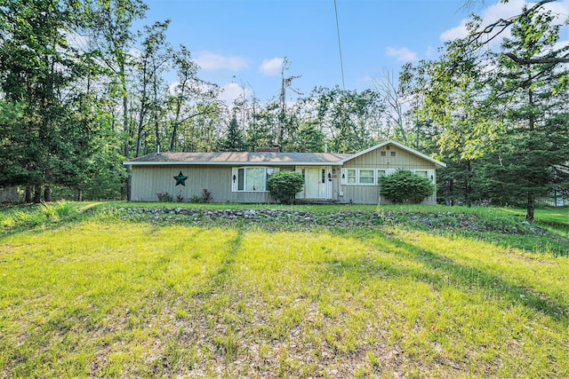 5699 N Red Oak Rd, Lewiston, MI 49756 - view of front of home